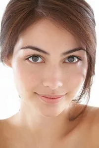 배우인 케이틀린 맥휴의 대표 이미지