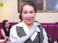 배우인 안젤리나 펠라에즈의 대표 이미지