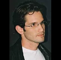 배우인 구리 알피의 대표 이미지