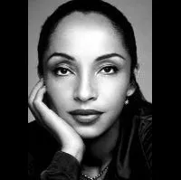 배우인 레이첼 크로포드의 대표 이미지