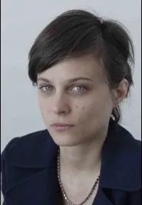 배우, 감독인 로미나 폴라의 대표 이미지