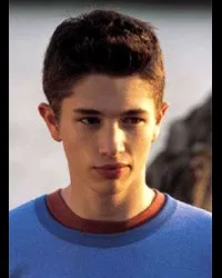 배우인 조 디니콜의 대표 이미지