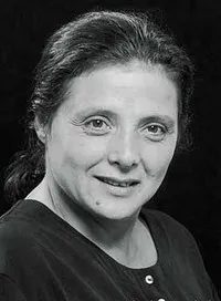 배우인 카티 라자르의 대표 이미지