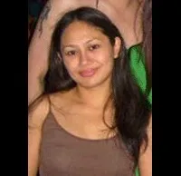 배우인 안젤리 바야니의 대표 이미지