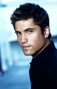 영화배우, 모델인 에릭 윈터의 대표 이미지