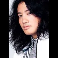 배우인 아락 아몬수파시리의 대표 이미지