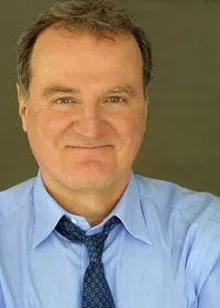 배우인 톰 켐프의 대표 이미지