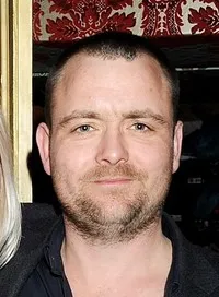 배우, 감독인 닐 마스켈의 대표 이미지