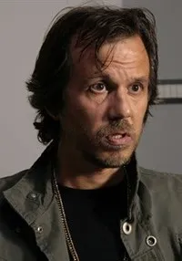 배우인 스르잔 토도로비치의 대표 이미지