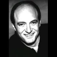 영화배우인 스탠리 드산티스의 대표 이미지