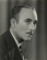 배우인 존 할리데이의 대표 이미지