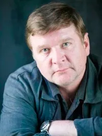 영화배우인 로만 마드야노프의 대표 이미지