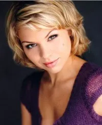 영화배우인 알리 리버트의 대표 이미지