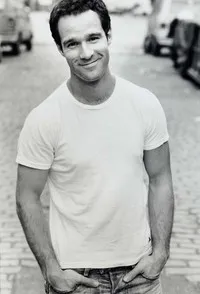 영화배우인 크리스 디아만토폴로스의 대표 이미지