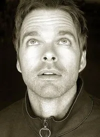 영화배우인 조쉬 콕스의 대표 이미지