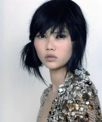 모델인 메이 번의 대표 이미지