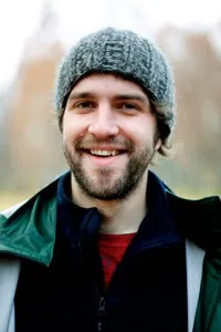 배우인 토마스 앨프 라슨의 대표 이미지