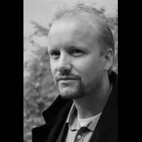 배우인 홀바르드 홀멘의 대표 이미지