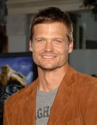 영화배우인 베일리 체이스의 대표 이미지