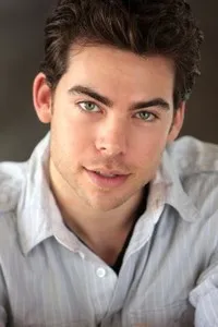 영화배우인 데이빗 왁스의 대표 이미지