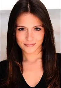 영화배우인 이탈리아 리치의 대표 이미지