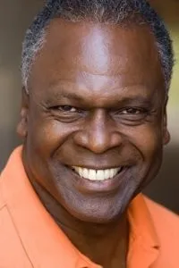 영화배우인 킴 에스테스의 대표 이미지