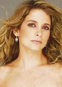 배우인 클라우디아 아브류의 대표 이미지