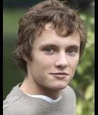 배우인 테오 프릴레의 대표 이미지