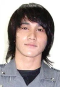 배우인 비노 G 바스티안의 대표 이미지