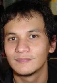 배우, 가수인 얀 유존의 대표 이미지