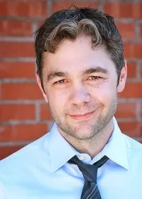 배우인 마크 켈리의 대표 이미지