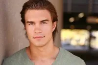 영화배우인 롭 메이즈의 대표 이미지