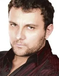 영화배우인 스텔리오 사반테의 대표 이미지