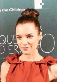 배우인 알레잔드라 로렌테의 대표 이미지