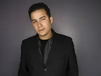 영화배우인 에니스 에스머의 대표 이미지