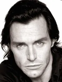 배우인 케빈 하워스의 대표 이미지