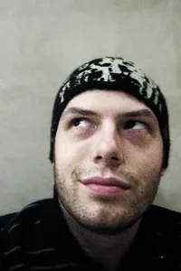 배우, 제작/기획, 각본인 테드 조지건의 대표 이미지