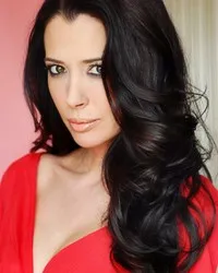 영화배우인 에이미 웨버의 대표 이미지