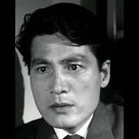 배우인 오카다 에이지의 대표 이미지