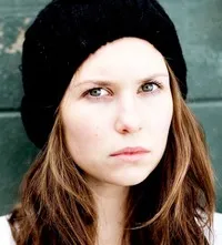 영화배우인 올리비아 테넷의 대표 이미지