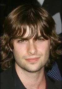 영화배우, 가수인 로버트 슈왈츠만의 대표 이미지