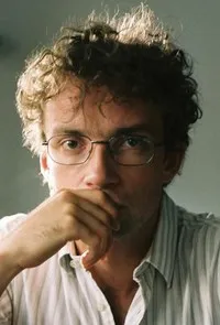 배우인 루카스 그레고로빅츠의 대표 이미지