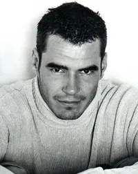 배우인 댄 페인의 대표 이미지