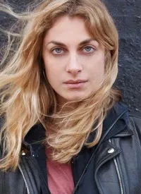 배우, 제작/기획, 감독인 로르 드 끌레르몽-토네르의 대표 이미지