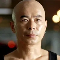 영화배우인 웅흔흔의 대표 이미지