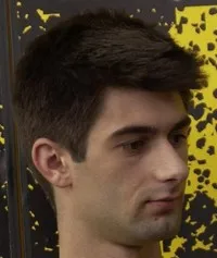 배우인 폴 이파테의 대표 이미지