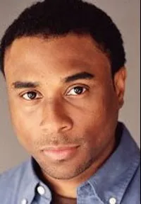 배우인 리치 피에르루이스의 대표 이미지