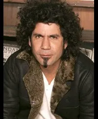 감독, 촬영, 각본, 편집, 음악, 제작/기획인 에두아르도 핀토의 대표 이미지