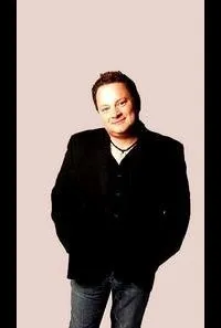 배우인 브렛 헌트의 대표 이미지