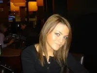 배우인 핀 앳킨스의 대표 이미지